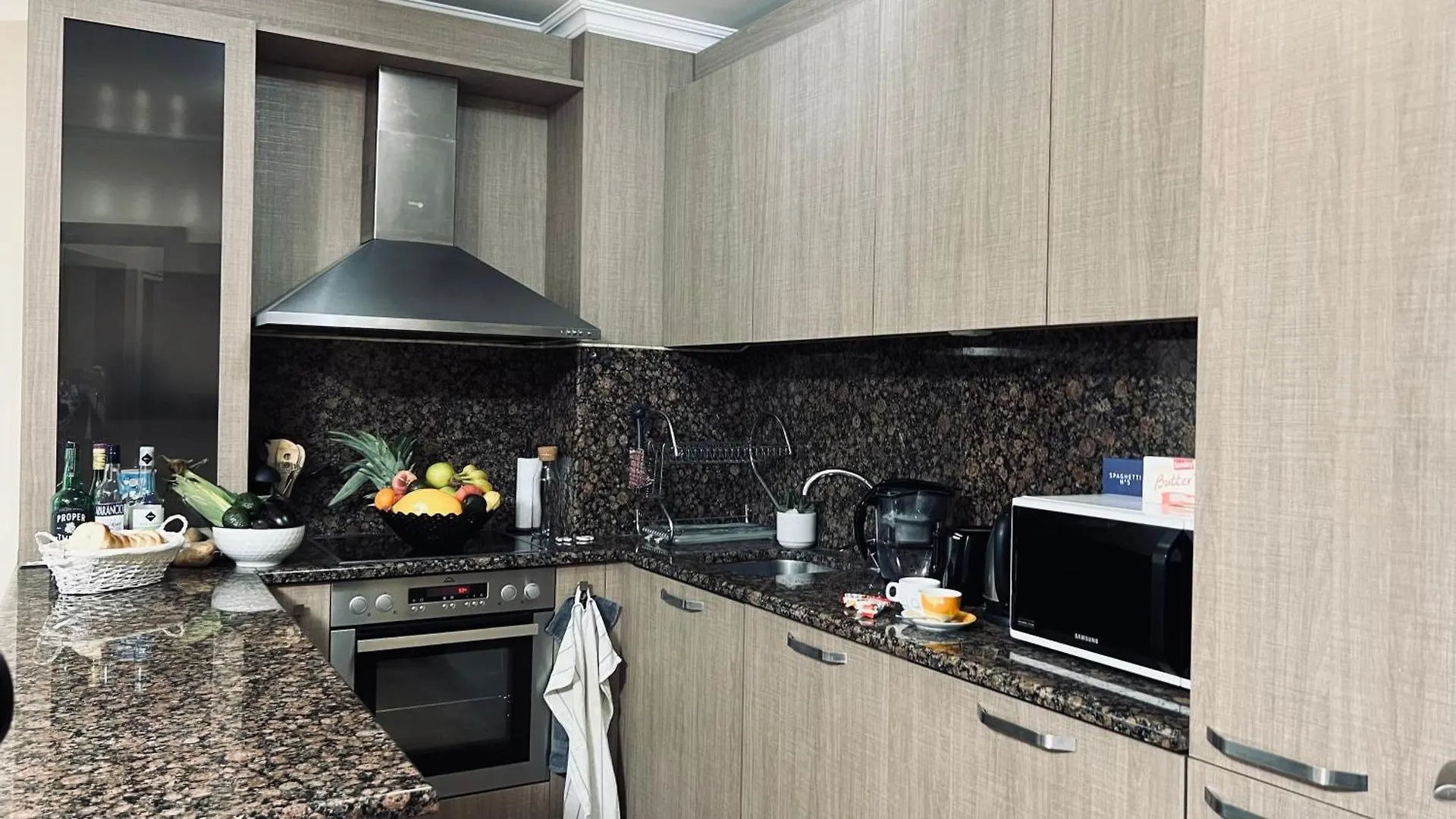 Chic Luxury Escape Close To Kapana Area Plovdiv Appartamento