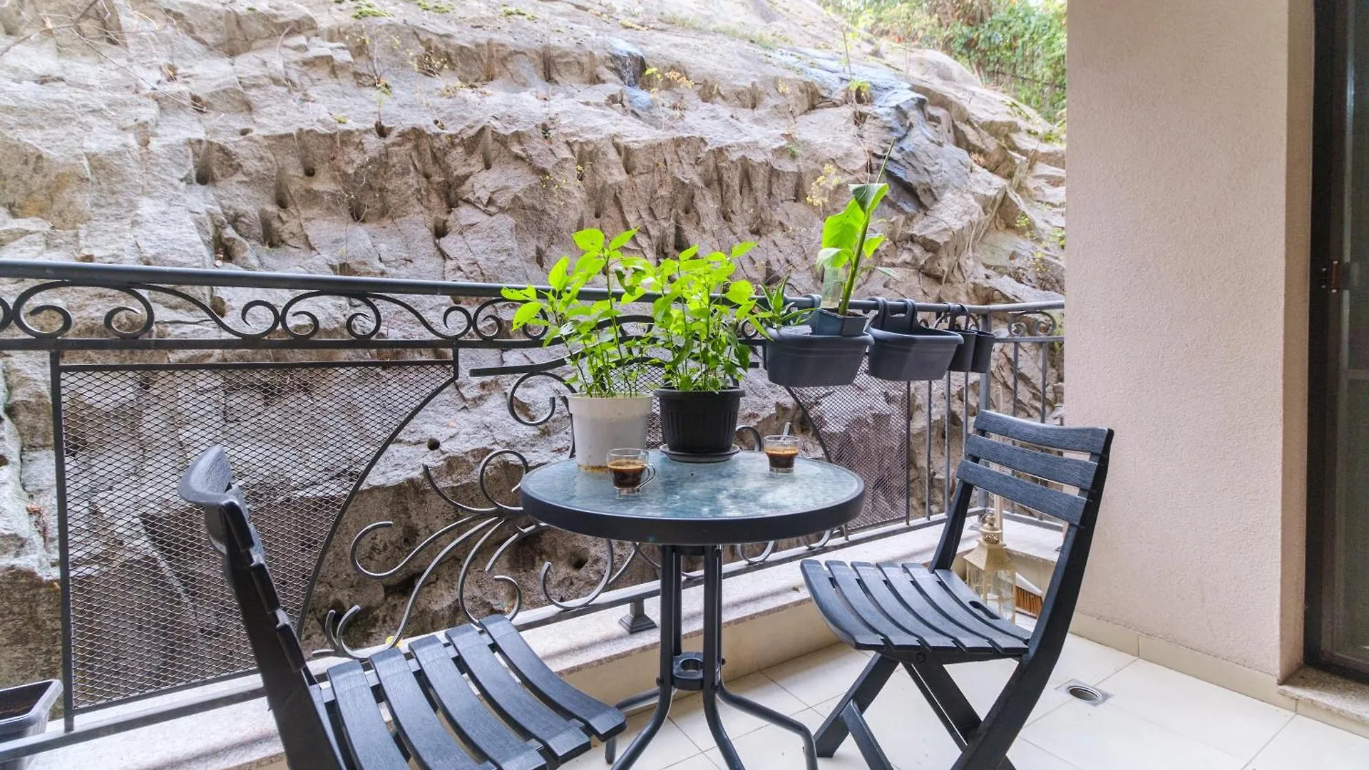 Chic Luxury Escape Close To Kapana Area Plovdiv Bulgaria