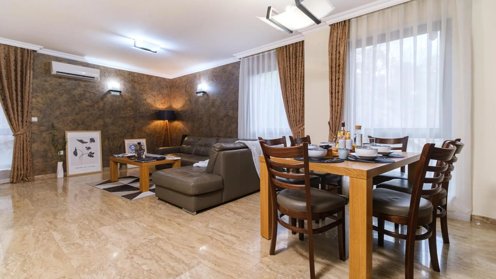 Chic Luxury Escape Close To Kapana Area Plovdiv Appartamento